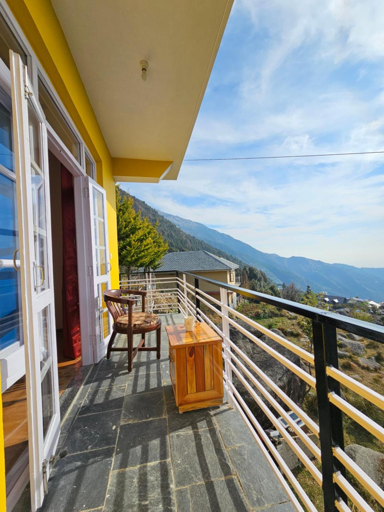 Young Monk Hostel & Cafe Dharamkot McLeod Ganj Exteriör bild
