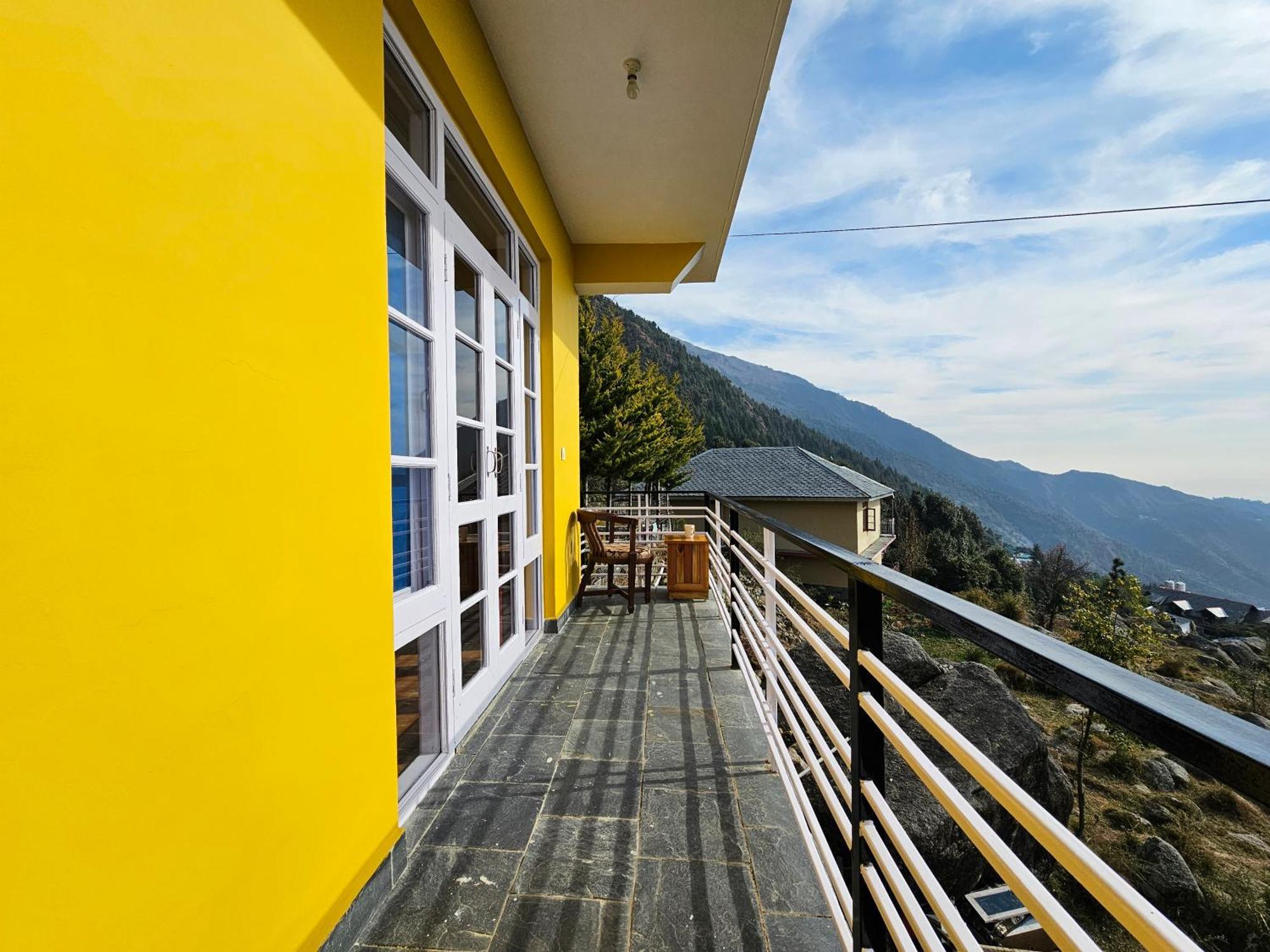 Young Monk Hostel & Cafe Dharamkot McLeod Ganj Exteriör bild
